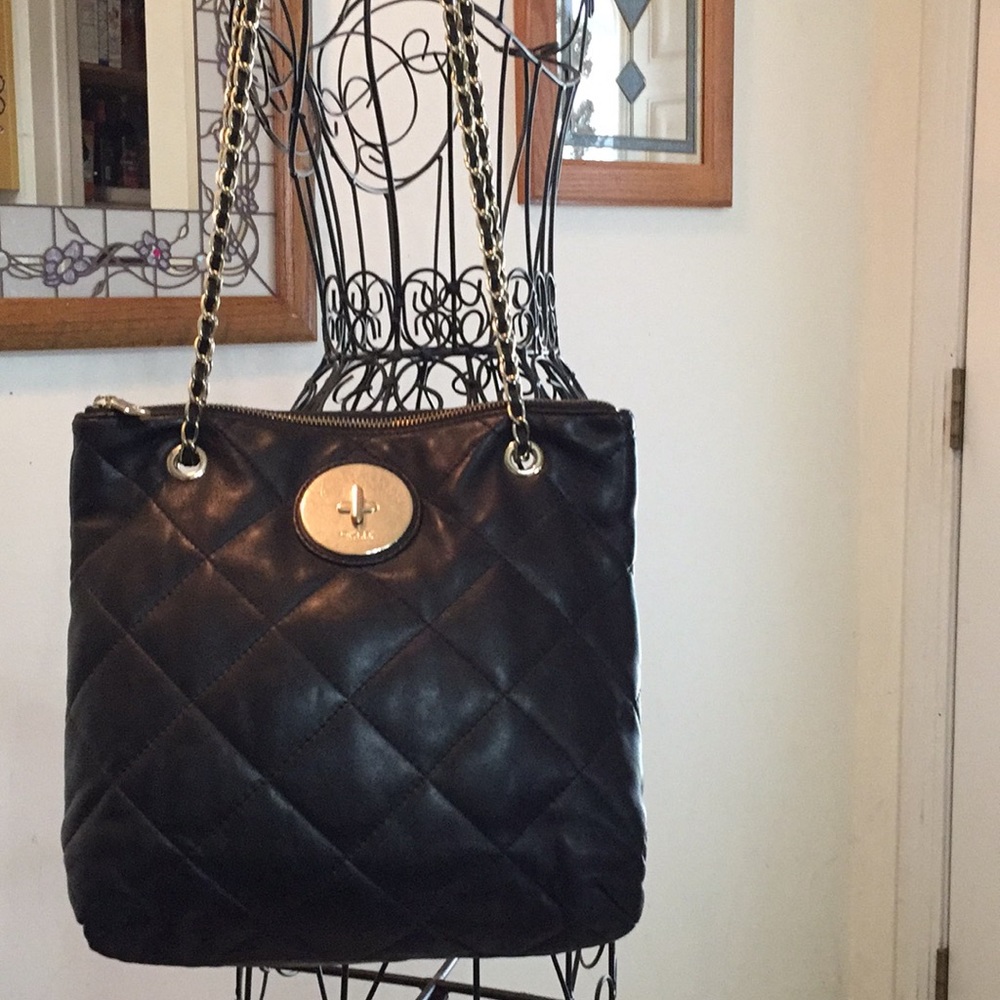 DKNY  chain shoulder bag leather used